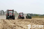 蒙城：8万农机“闹”秋忙《亳州晚报》 - 农业机械化信息