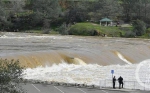 美国最高水坝决口：200000居民被疏散 一片汪洋 - 安徽网络电视台