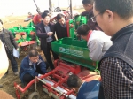 舒城县马铃薯机械化播种现场会在千人桥镇召开 - 农业厅