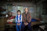 广东9岁女孩卖菜寻亲 病好了希望爸妈接她回家（图） - 安徽网络电视台