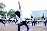 含山百名瑜伽达人集中展示魅力 - 省体育局