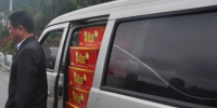 面包车违规运烟花 驾驶员依法被拘留 - 安徽新闻网