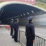 民警马拉松安保执勤中 - 安徽新闻网