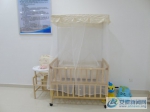 家庭纠纷调解工作室里放置婴儿床玩具等用品为当事人提供方便。 - 安徽新闻网
