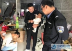 18岁聋哑妇女身背一名婴儿意外走失 幸亏六安民警及时救助 - 安徽新闻网