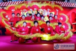 4、凤阳县老体协钱杆子分会演出队表演的彩扇舞获得好评 - 安徽新闻网