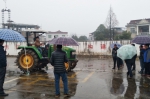 桐城市农机学员冒雨参加培训考试 - 农业机械化信息