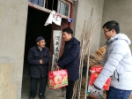 青阳县农机局走访慰问局包村贫困户 - 农业机械化信息