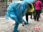 黄山节前迎降雪 游客赏景兴致浓 - 合肥在线