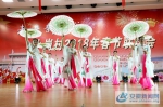 18凤阳花鼓艺术团表演的伞舞《化蝶》 - 安徽新闻网