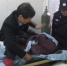 警民合力将老人送医院救治 - 安徽新闻网