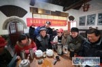 3、临涣镇青年志愿者走进茶馆，开展移风易俗宣传活动。 - 安徽新闻网