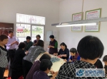 秦桥驿站工作人员对工人们进行技能培训 - 安徽新闻网