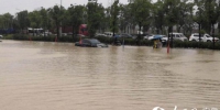 合肥遭遇雷雨突袭 大学城多条道路积水过膝 - 安徽网络电视台