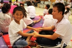 2014年8月31日刁兴宇与结对的孩子在互动。(中国文明网l图片) - 安徽网络电视台
