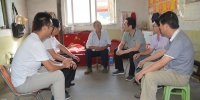 省红会组织党员赴千坪村开展走访慰问和志愿服务活动 - 红十字会