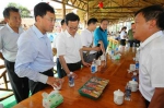 刘明波副主任率队开展农产品质量安全法律法规执法检查 - 人民代表大会常务委员会