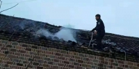 六安：居民家起火，民警舍身救火受称赞 - 安徽新闻网