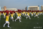 图为在定远县中小学生运动会开幕式上，部分学校学生进行集体操表演。.JPG - 教育厅