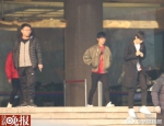 央视鸡年春晚彩排 TFBOYS组合三人红衣现身 - 安徽网络电视台