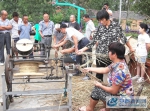 霍邱县宋店乡在重点贫困村进行草绳机操作义务培训 - 安徽新闻网