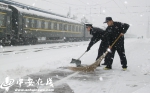 蚌埠铁警全力确保旅客出行平安有序（组图） - 中安在线